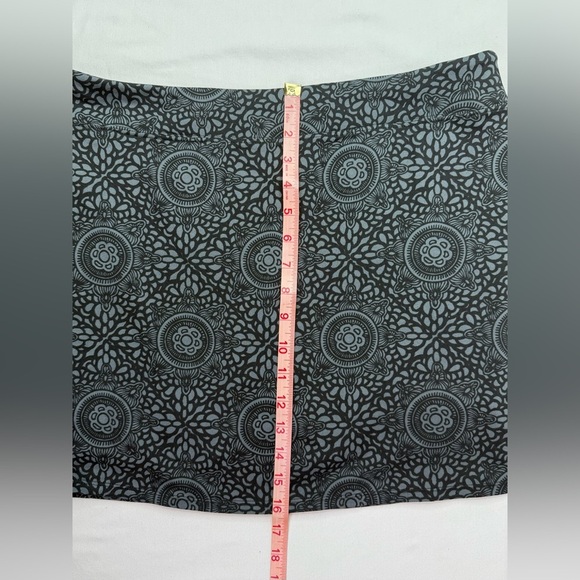 NWT Tranquility by Colorado Clothing Black Gray Pull On Skort Size Large - Picture 7 of 7